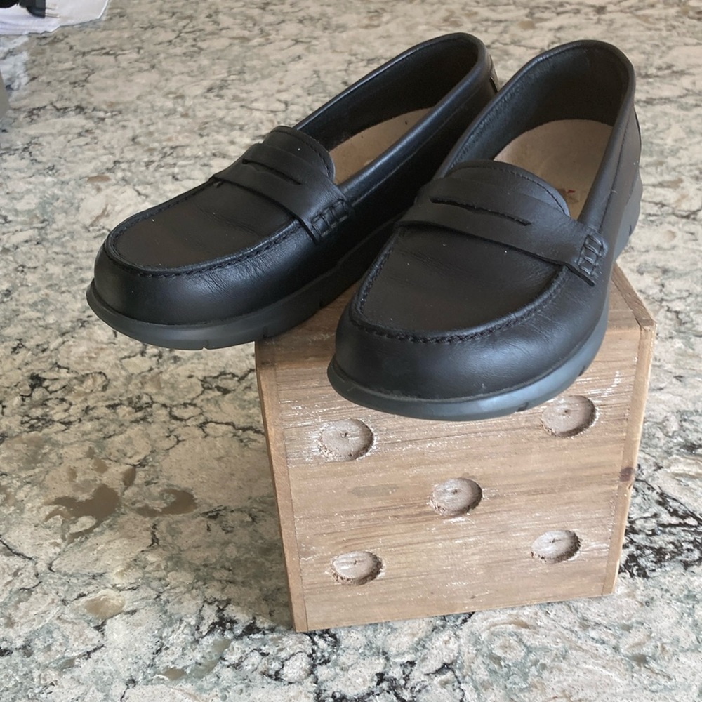 Birkenstock size 36 narrow black leather loafer